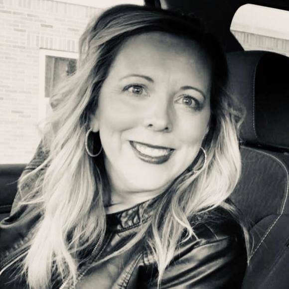 Meet your Posher, Sandy - Picture 1 of 1